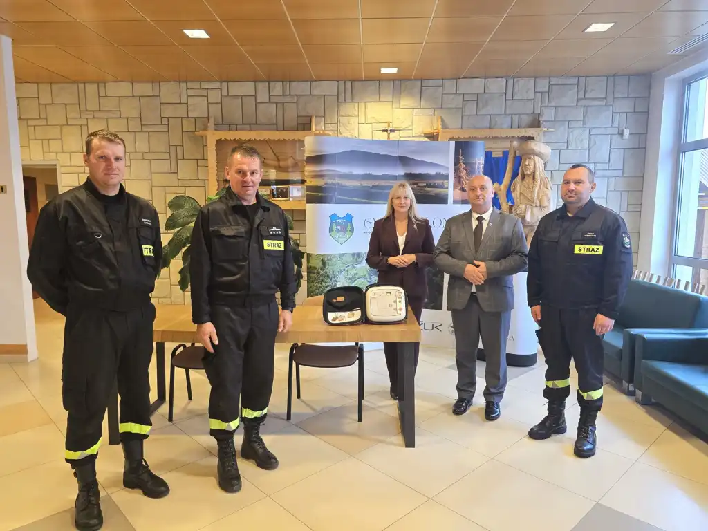 Wszystkie remizy w gminie Jabłonka wyposażone w defibrylatory