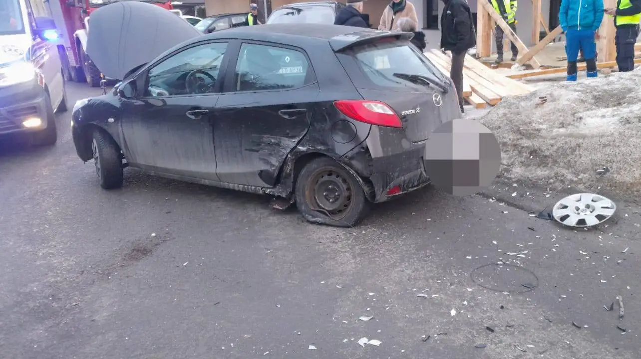 Zderzenie dwóch aut w Suchem. Jedna osoba poszkodowana