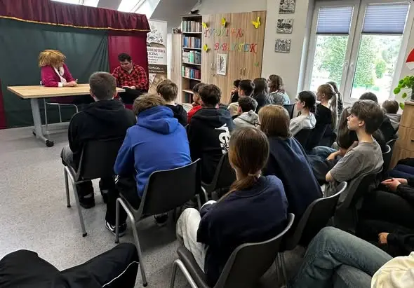Warsztaty, teatr i drukarstwo. Biblioteka zamieniła się w centrum wydarzeń