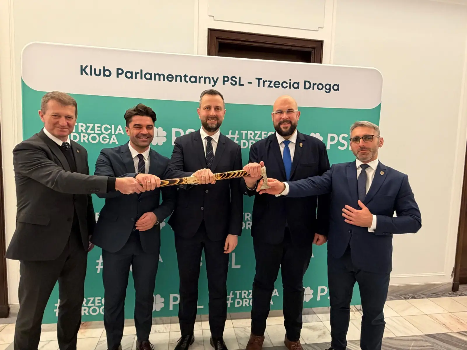 Sukces samorządów i Zakopanego: PKL nie trafi na giełdę