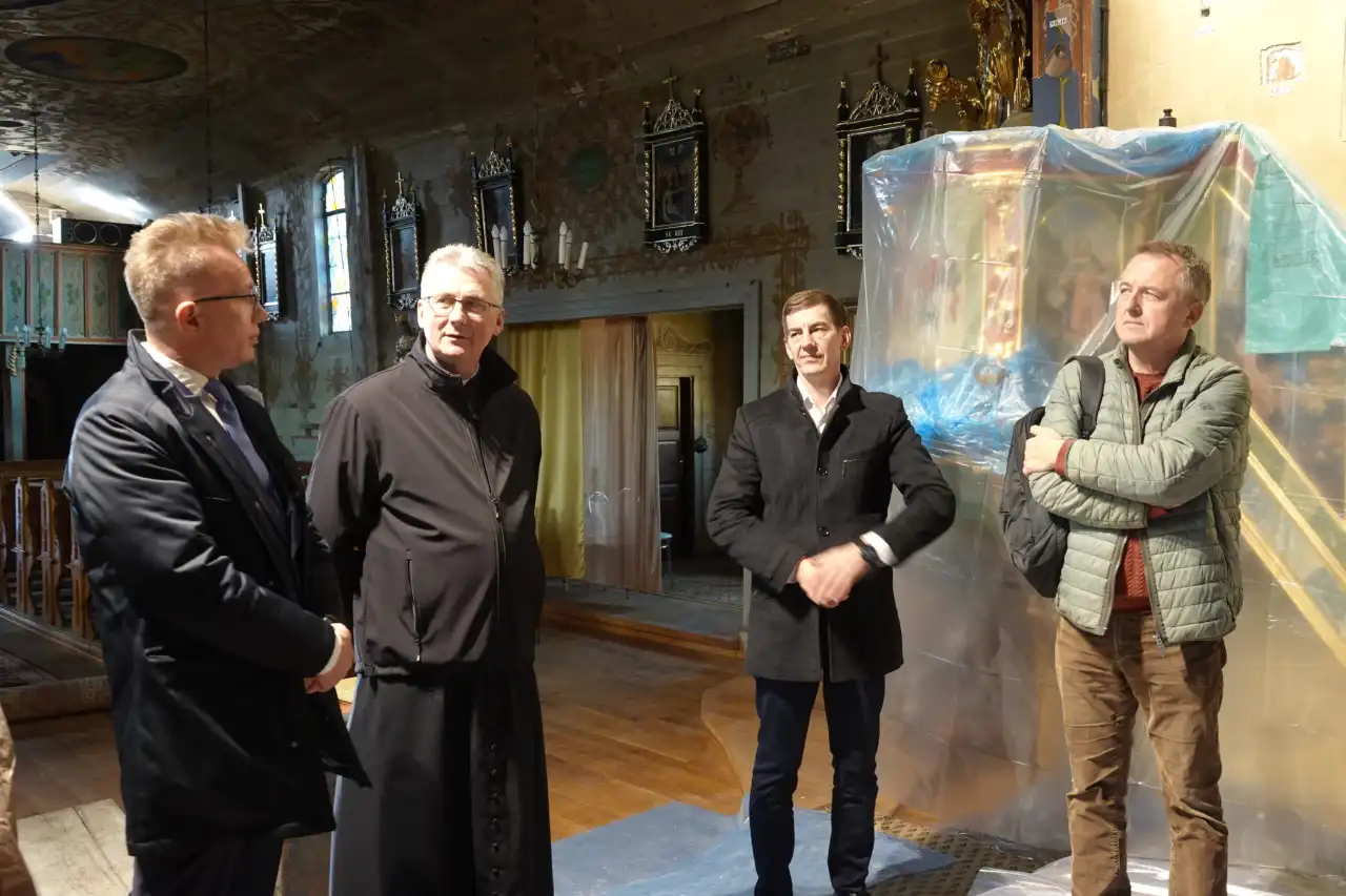 Zakończono II etap prac konserwatorskich w Tylmanowej. Kościół św. Mikołaja odzyskuje dawny blask