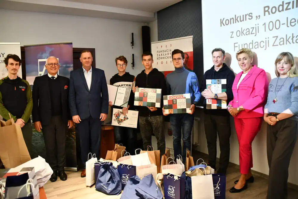 Rajd i konkurs wiedzy, młodzież poznaje historię Zamoyskich