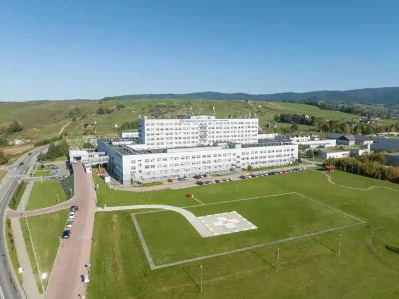 Bezpłatny parking przy szpitalu w Nowym Targu na Wszystkich Świętych