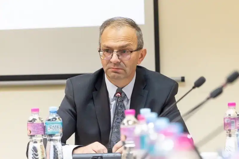 Rabka-Zdrój: Burmistrz próbuje opanować społeczne emocje, po spornej interwencji w sprawie zaniedbanego psa