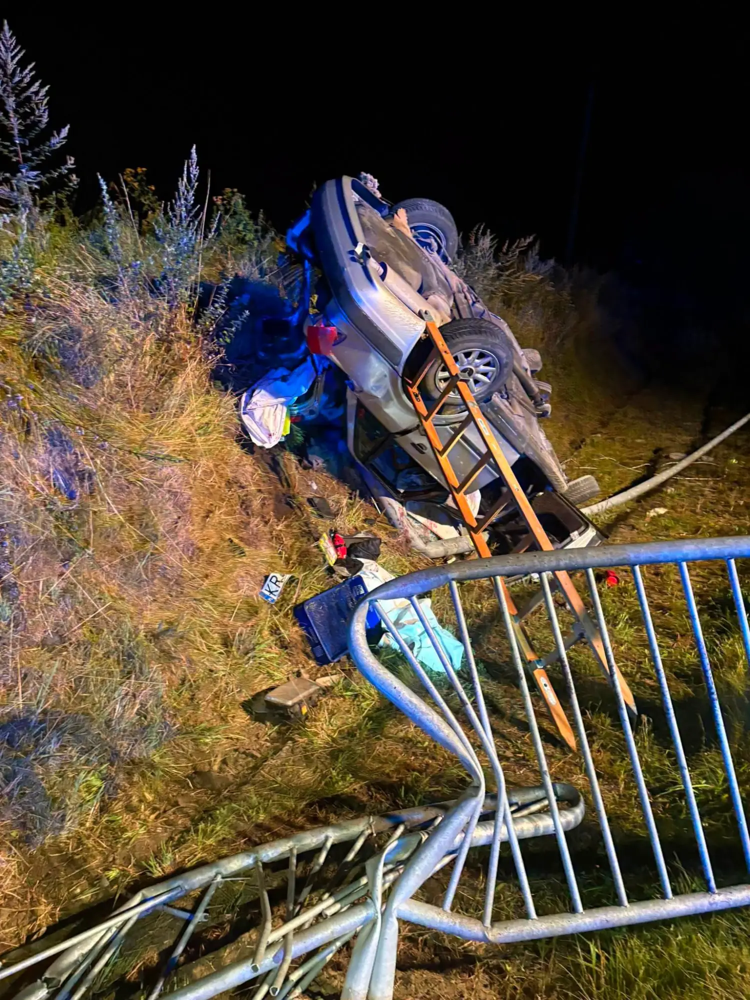 Audi rozbite, kierowca pijany. W samochodzie broń, narkotyki przy znajomym a materiały wybuchowe w domu