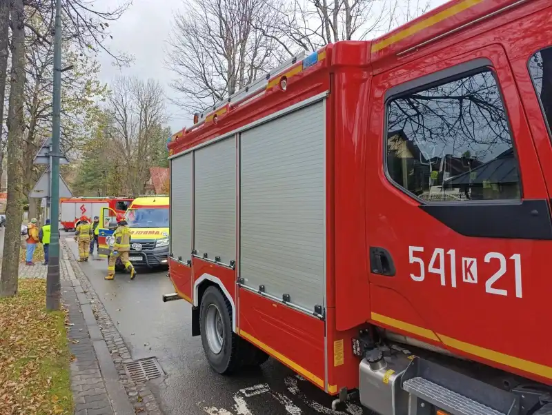 Potrącenie na pasach w Zakopanem. Potrącony pieszy trafił do szpitala