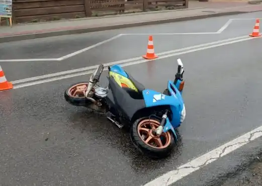 Białka Tatrzańska: Zderzenie samochodu osobowego ze skuterem. Jedna osoba trafiła do szpitala