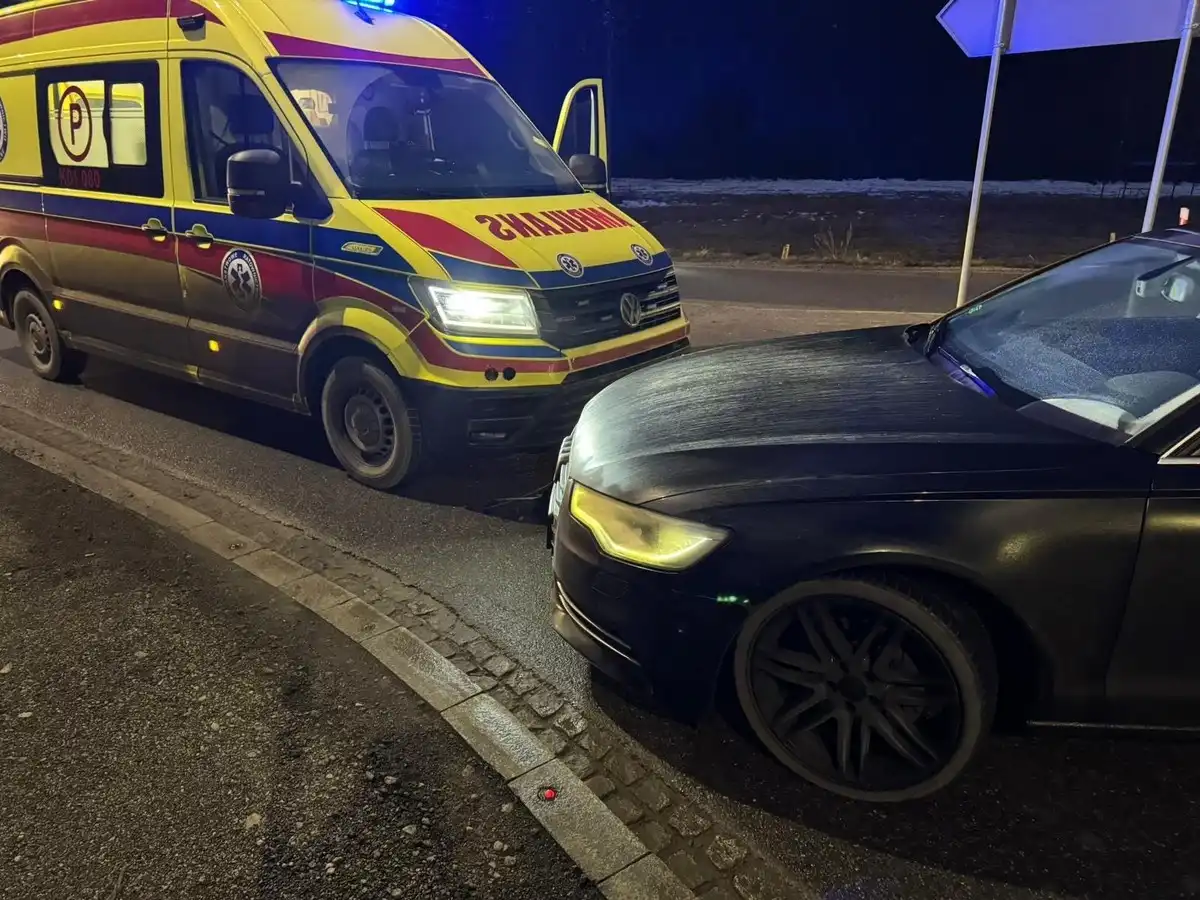 Ponad promil alkoholu i czołowe zderzenie z karetką w Harklowej