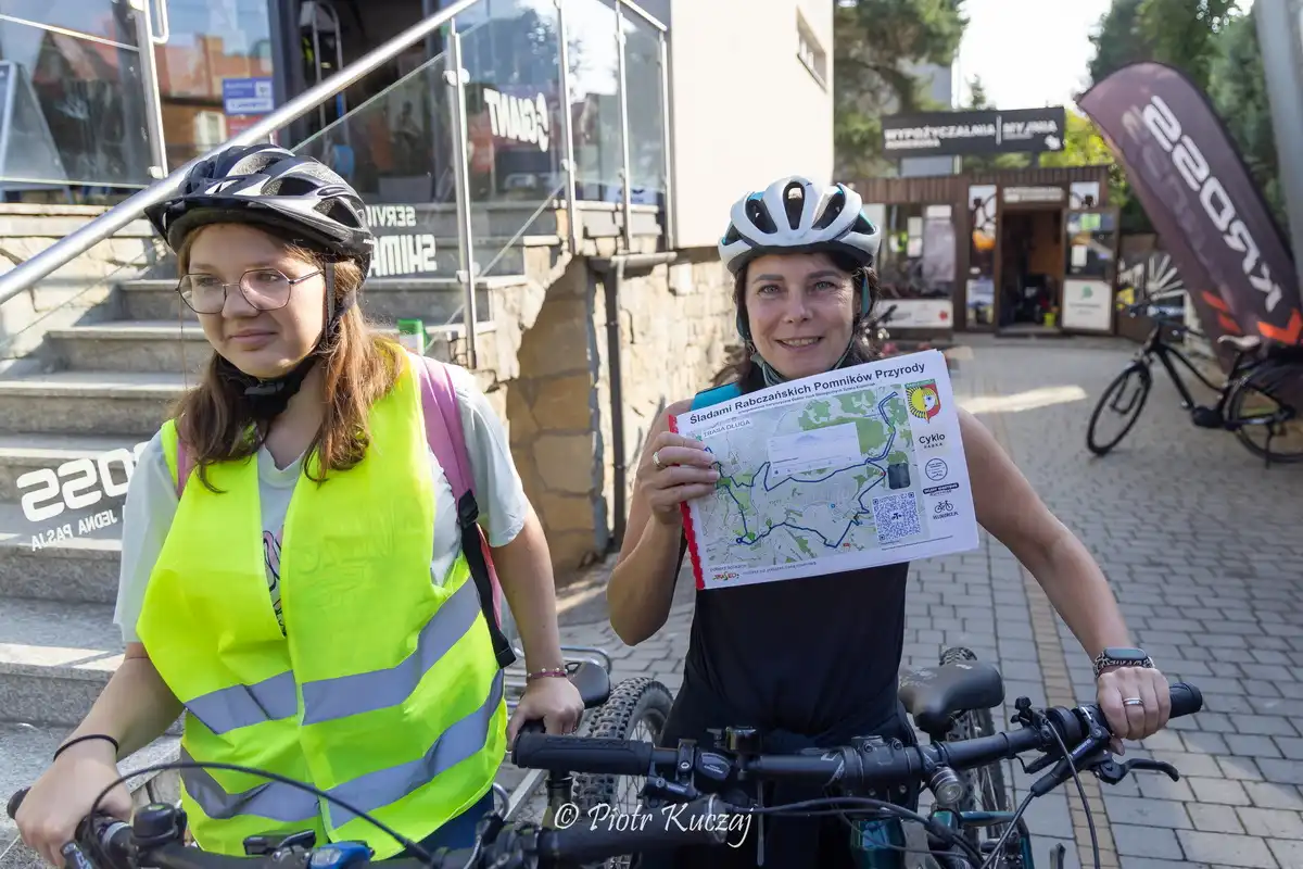 Edukacja na dwóch kółkach. W Rabce-Zdroju otwarto nową trasę rowerową śladami pomników przyrody