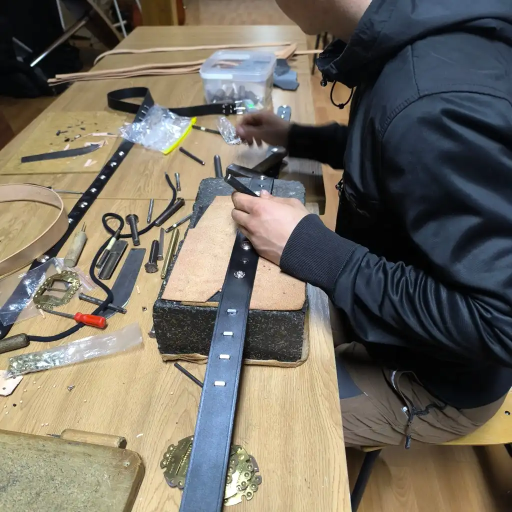 Warsztaty kaletnictwa w Maniowach dobiegły końca