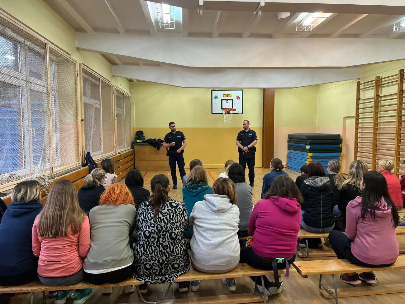 Bezpieczeństwo kobiet pod lupą. Spotkanie z policją w Nowym Targu