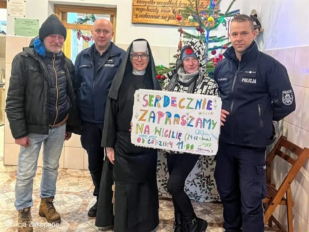 Wigilia z myślą o potrzebujących. Dzielnicowi pomogli w Kuchni św. Brata Alberta