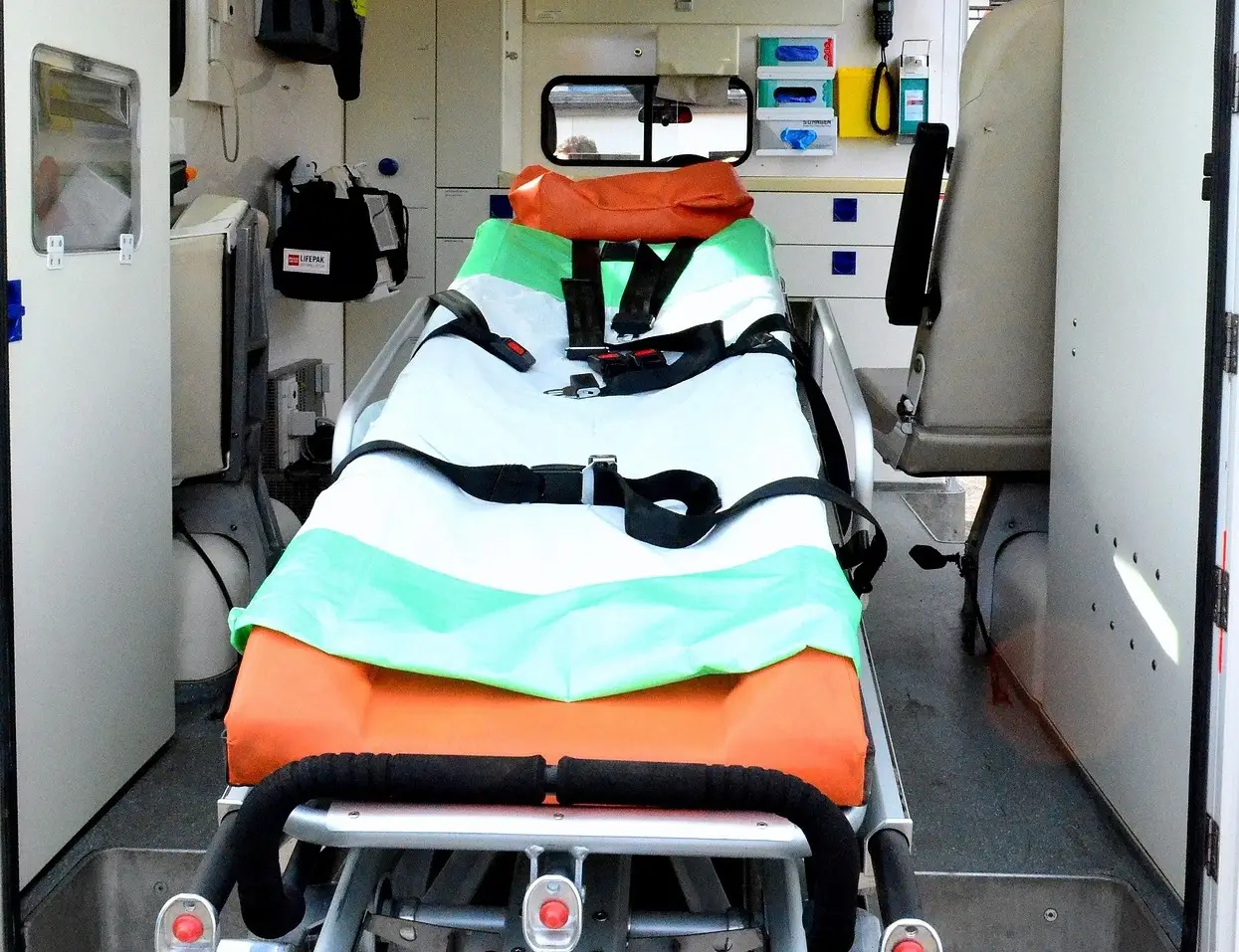 Tragiczny wieczór w Małem Cichem. Turysta zmarł mimo długiej akcji ratunkowej