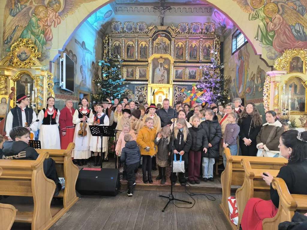 Mali artyści, wielkie serca. Mali Maniowianie wsparli chorą Nikolę koncertując w Binczarowej