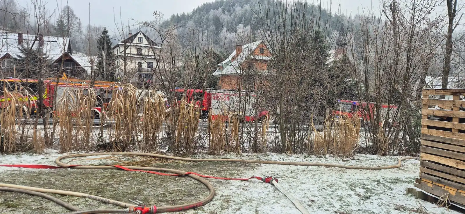 Sześć jednostek straży walczyło z ogniem w Ochotnicy Dolnej