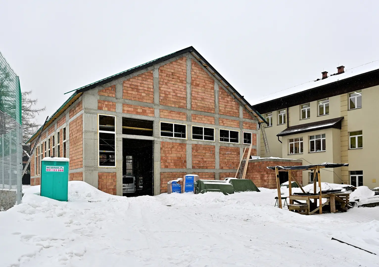 Od dachu hali po pracownię sensoryczną. Szkoła podstawowa nr. 1 w Zakopanem przechodzi metamorfozę