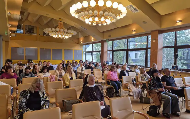 Powiat tatrzański o skutkach picia alkoholu w ciąży .FAS - poznaj, przeciwdziałaj, pomagaj: eksperci i rodzice w Zakopanem