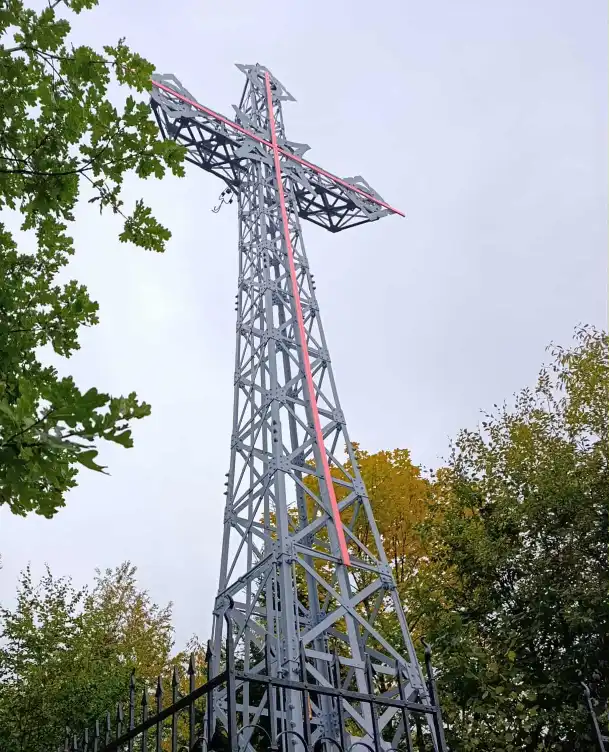 Krzyż na Bryjarce znów lśni