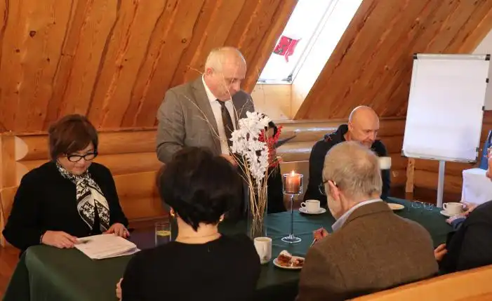 Powiatowa Rada Rynku Pracy omawia nowe formy współpracy z OPS