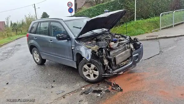 Kolizja w Bukowinie Tatrzańskiej. Mandat dla kierującej Suzuki i zatrzymany dowód rejestracyjny