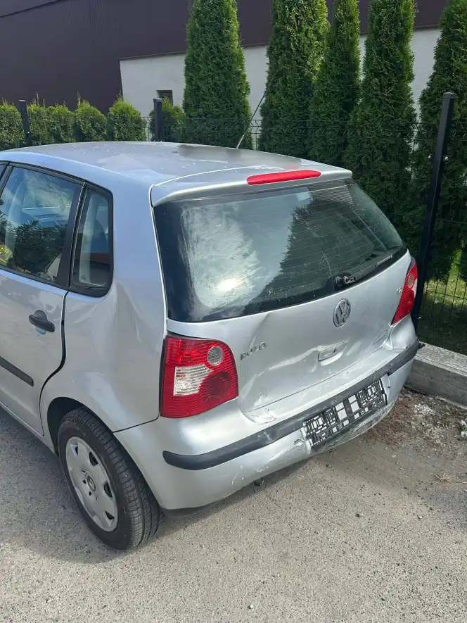 Kolizja trzech samochodów w Jabłonce. Jedna osoba poszkodowana