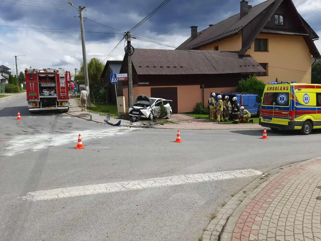 Kolejny wypadek na feralnym skrzyżowaniu w Maniowach