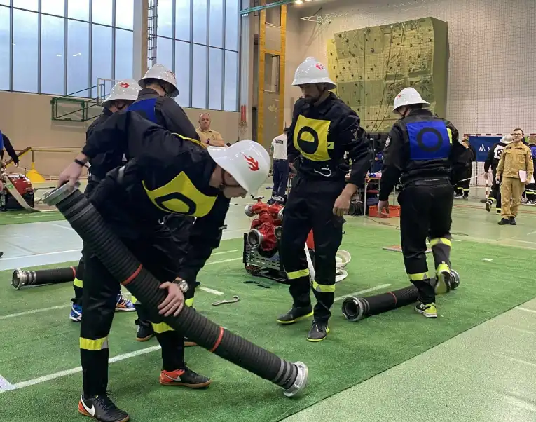 Drużyny OSP Spytkowice błysnęły formą w Krakowie. Podwójny sukces w halowych zawodach pożarniczych