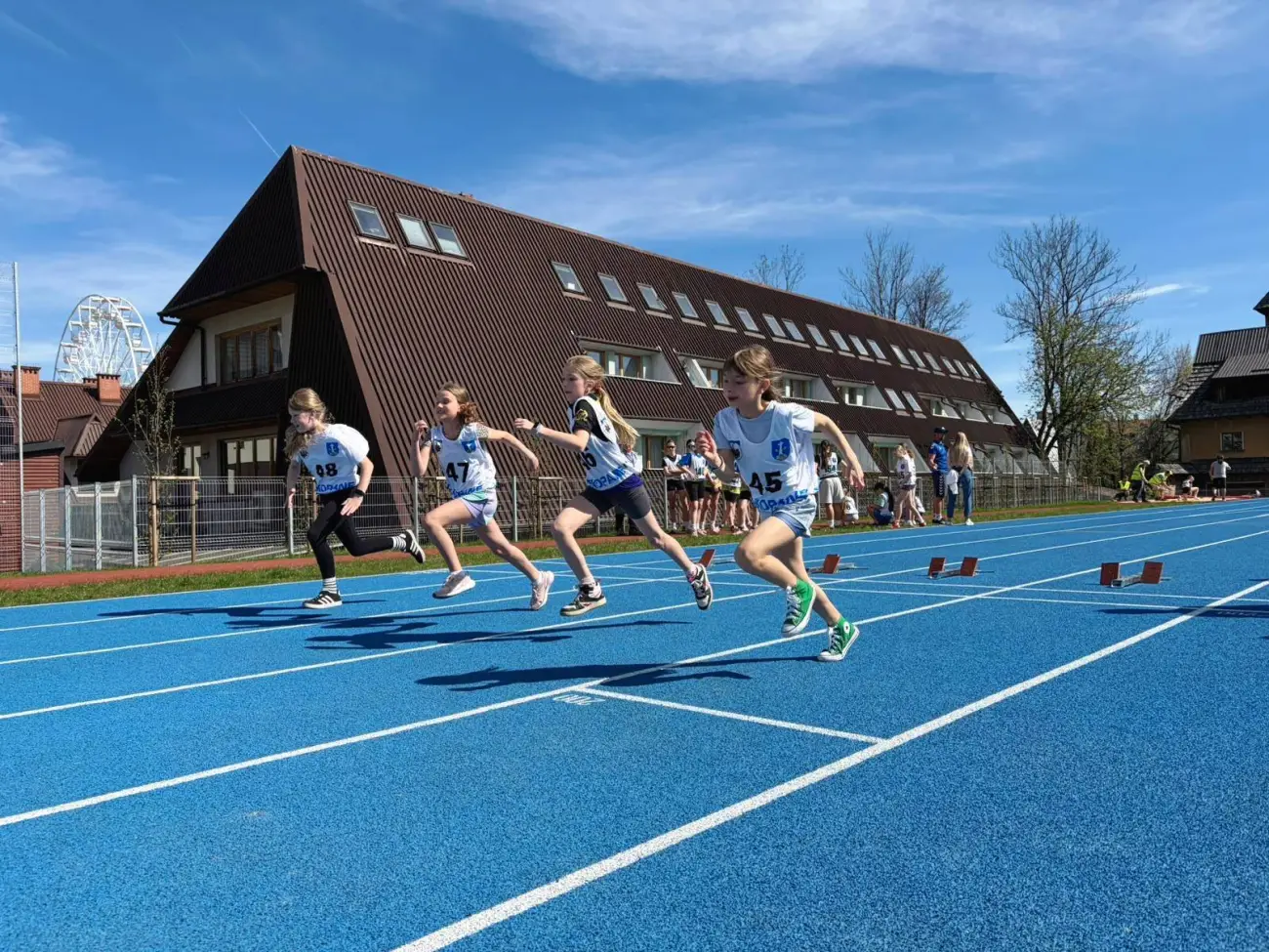 Lekkoatletyka wróciła na stadion w Zakopanem. Młodzi sportowcy rozpoczęli sezon