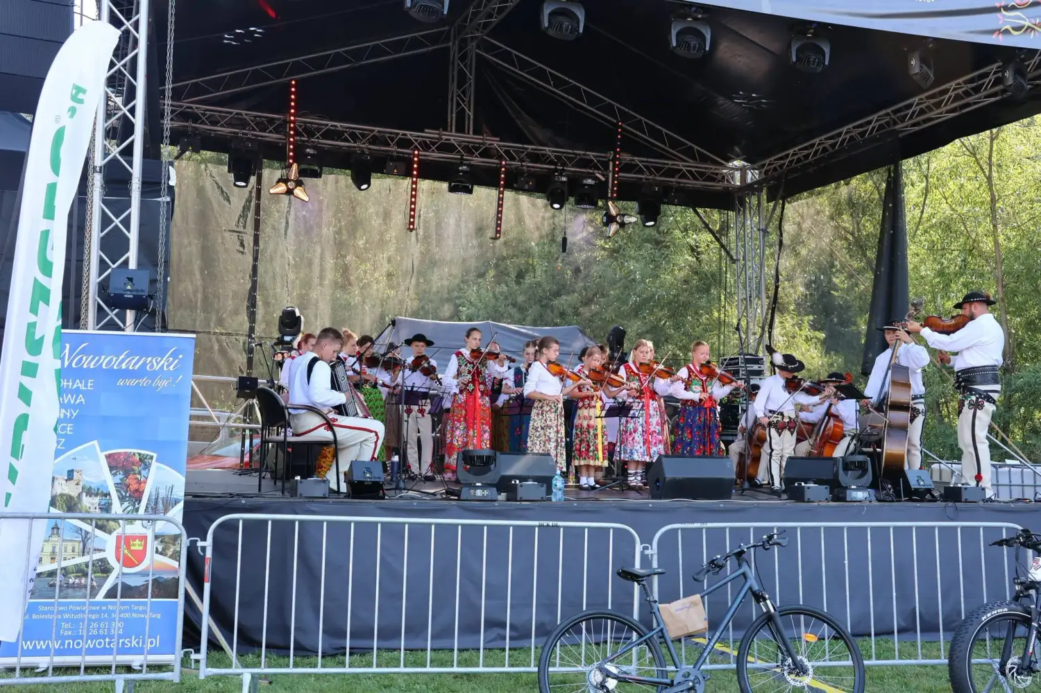 Muzyka, tradycja i rodzinna zabawa. Tak wyglądał piknik w Trybszu