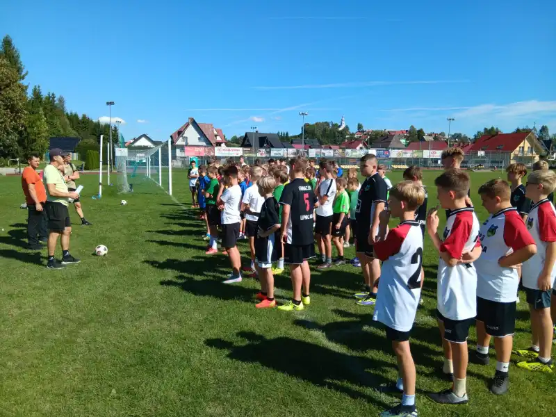 Młodzi sportowcy z Gminy Jabłonka ruszyli do walki o trofea