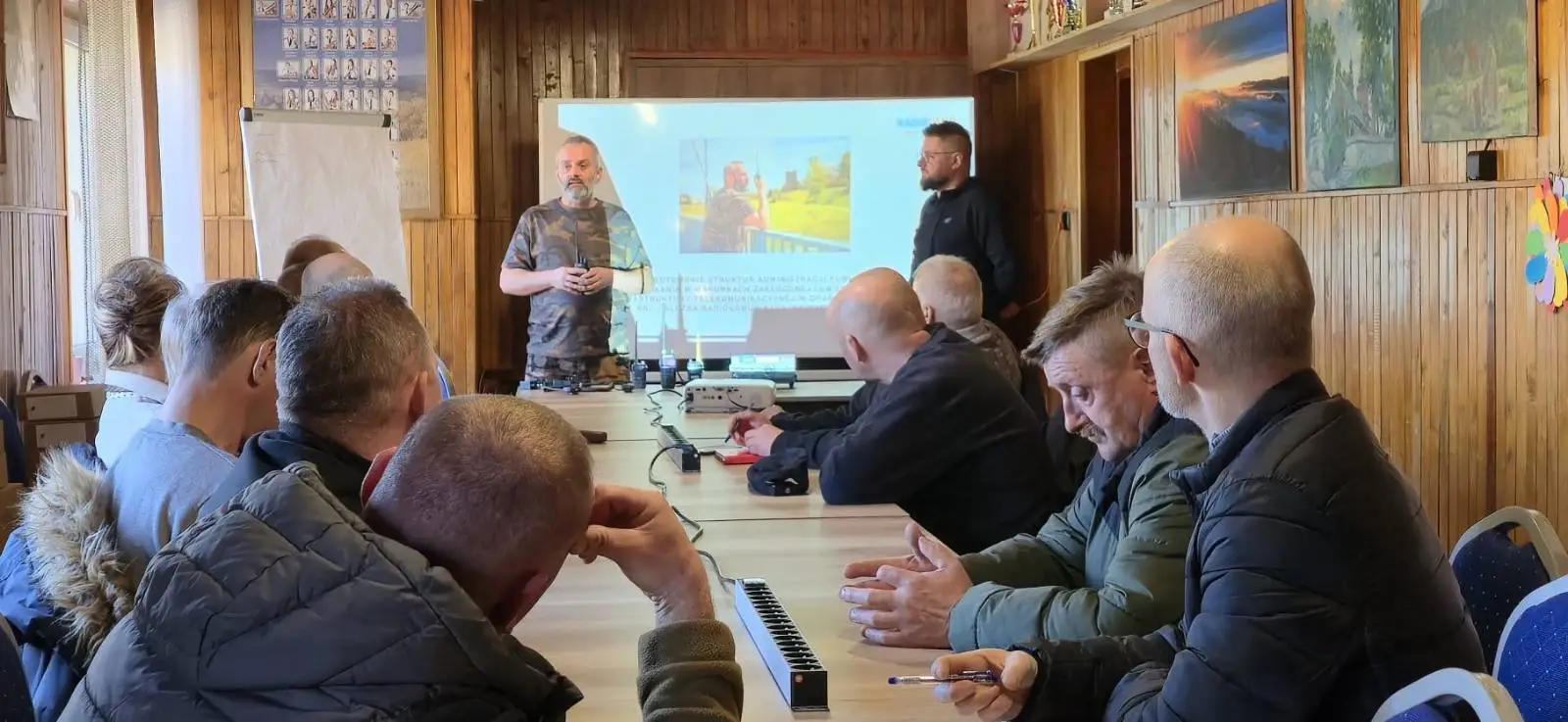 Radiotelefony zamiast internetu w kryzysie. Nowy system bezpieczeństwa w Ochotnicy Dolnej