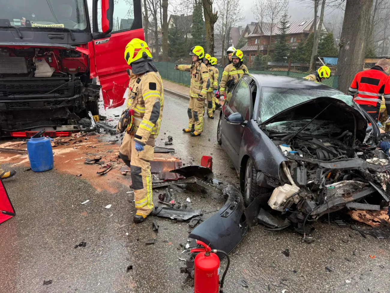 Zderzenie z ciężarówką w Zakopanem. Jedna osoba ranna