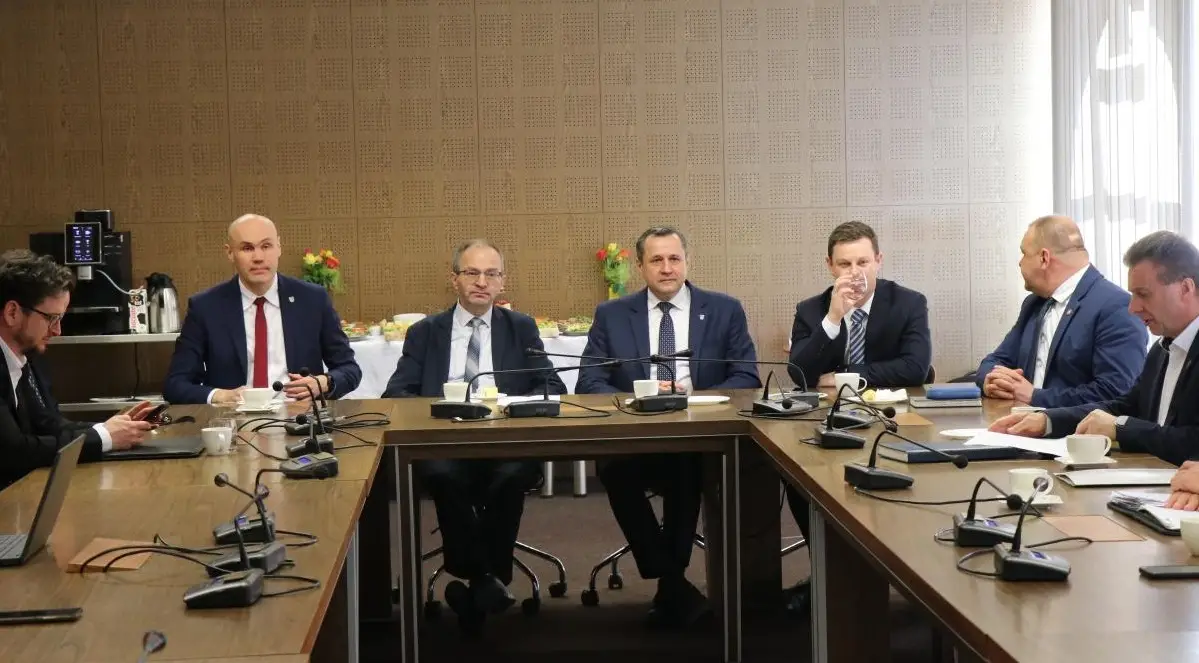 Komunikacja, szkoły i turystyka. Samorządowcy debatowali w Nowym Targu