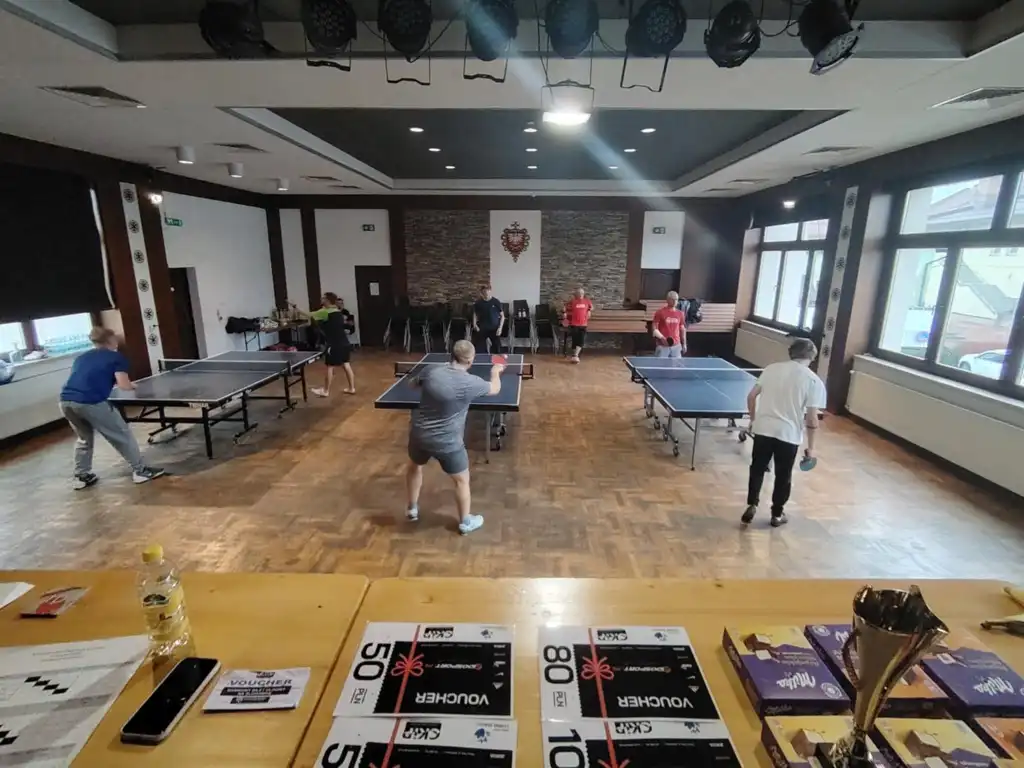 Fair play i emocje przy stole: gminny turniej tenisa stołowego za nami