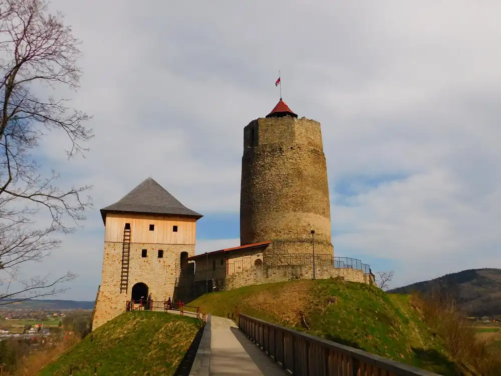 Baszta nad Dunajcem - Zamek w Czchowie